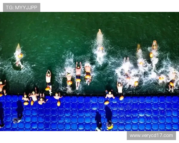 从高空跃入水花之间探寻跳水运动的力量美感与心灵震撼