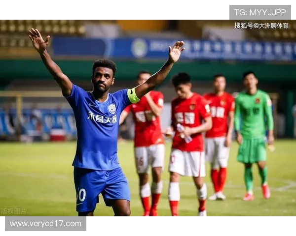 沧州雄狮全力冲击赛季胜利巅峰鏖战激燃再现绿茵荣耀争锋